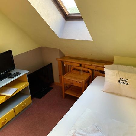 Hotel Mythos Ораниенбург Экстерьер фото